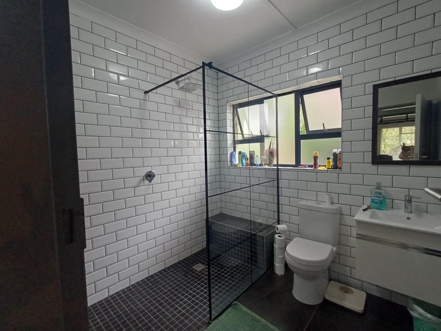 To Let 3 Bedroom Property for Rent in Robindale Gauteng