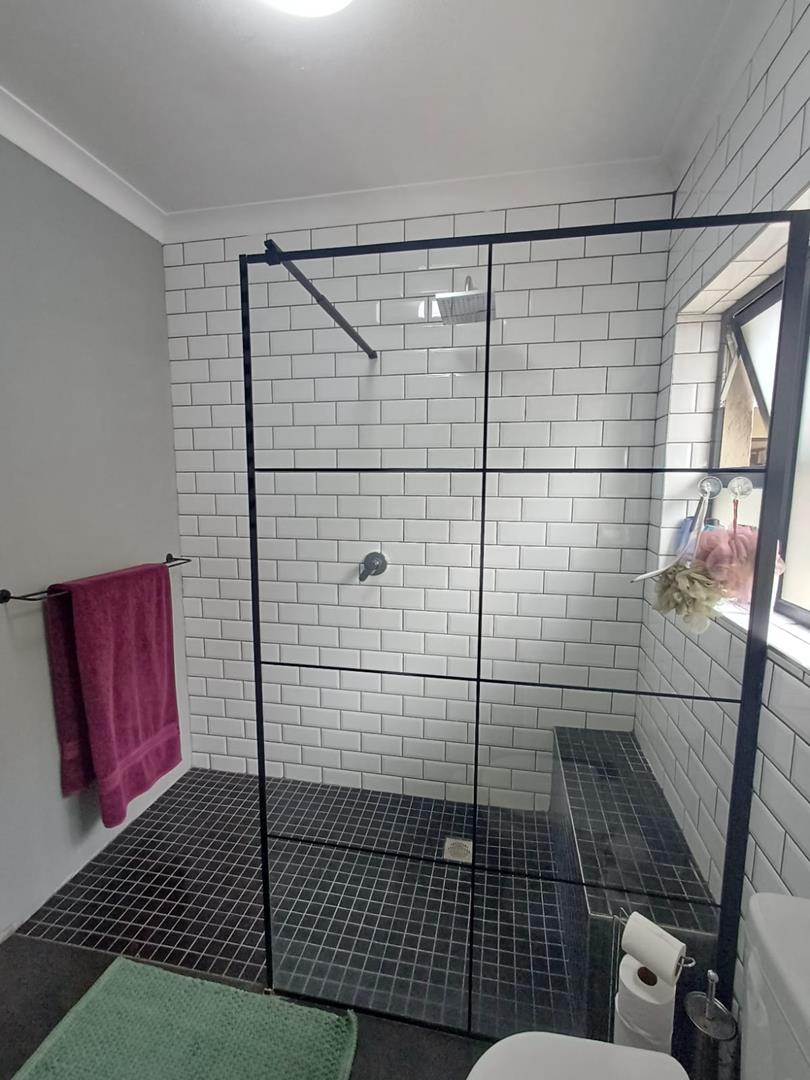 To Let 3 Bedroom Property for Rent in Robindale Gauteng