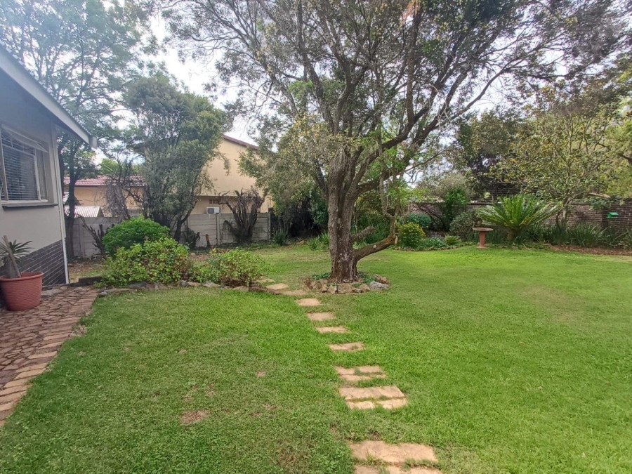To Let 3 Bedroom Property for Rent in Robindale Gauteng