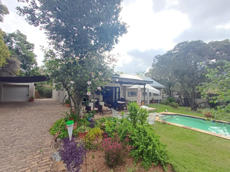 To Let 3 Bedroom Property for Rent in Robindale Gauteng