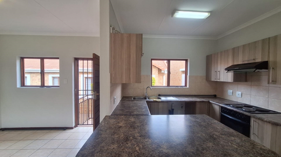 To Let 2 Bedroom Property for Rent in Randpark Ridge Gauteng