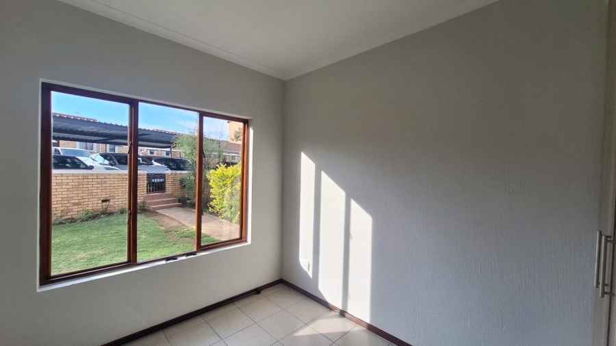 To Let 2 Bedroom Property for Rent in Randpark Ridge Gauteng
