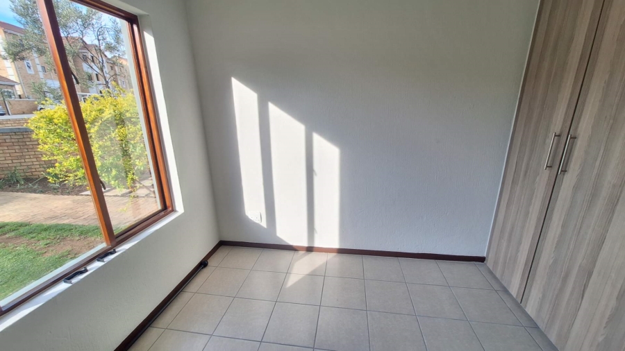 To Let 2 Bedroom Property for Rent in Randpark Ridge Gauteng