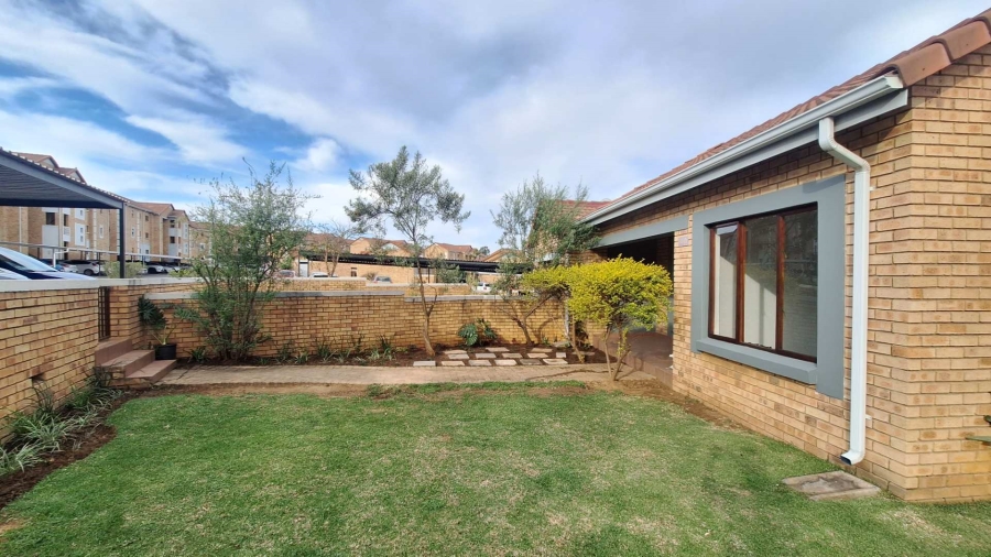 To Let 2 Bedroom Property for Rent in Randpark Ridge Gauteng