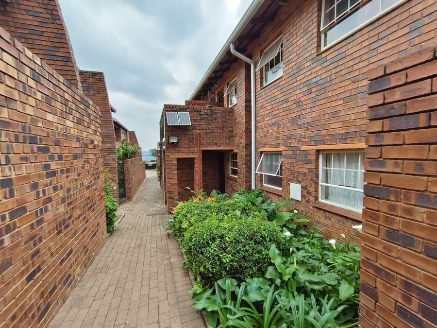 2 Bedroom Property for Sale in Ferndale Gauteng
