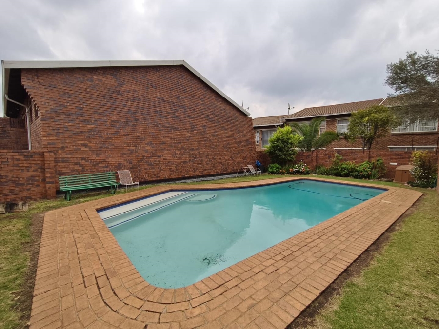 2 Bedroom Property for Sale in Ferndale Gauteng