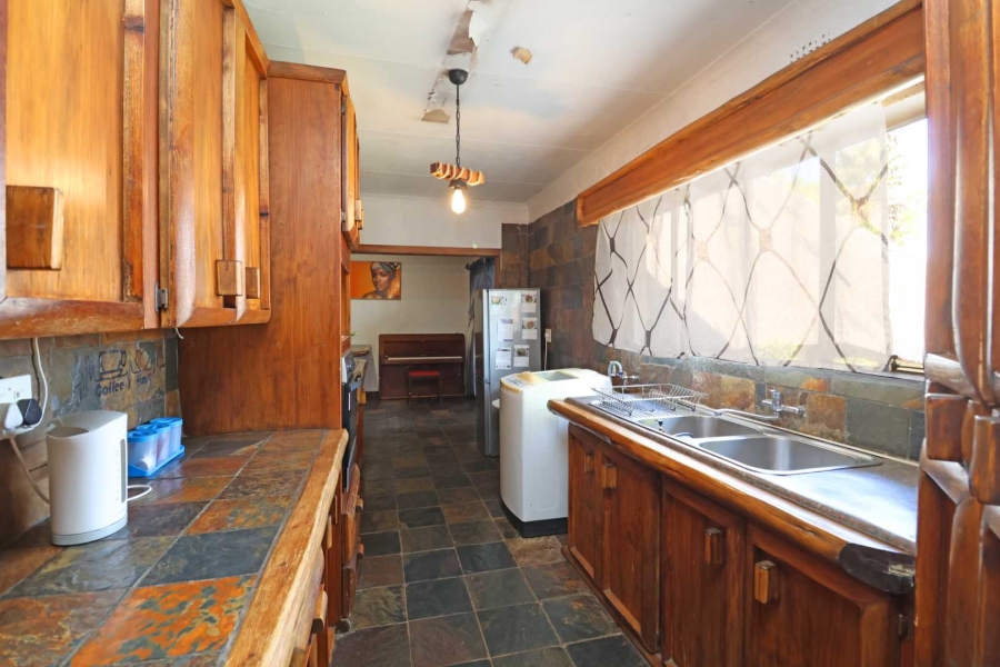 6 Bedroom Property for Sale in Greenhills Gauteng