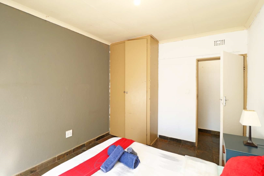 6 Bedroom Property for Sale in Greenhills Gauteng