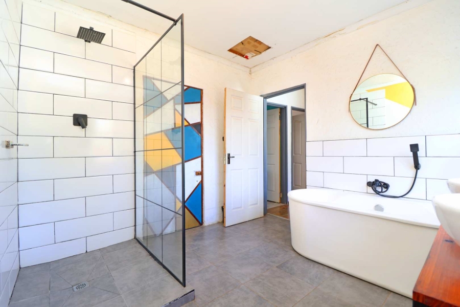 6 Bedroom Property for Sale in Greenhills Gauteng