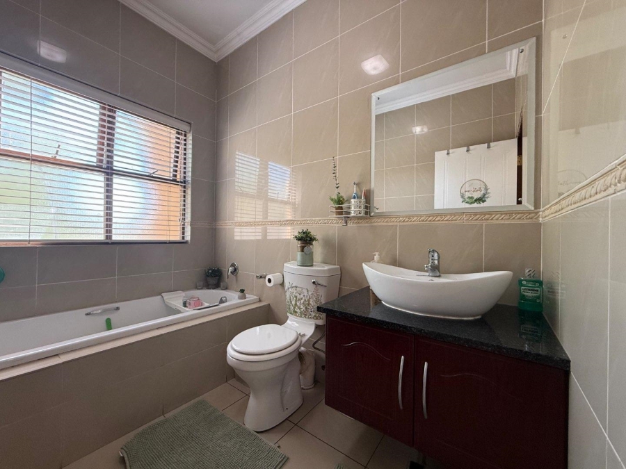 2 Bedroom Property for Sale in Bassonia Gauteng
