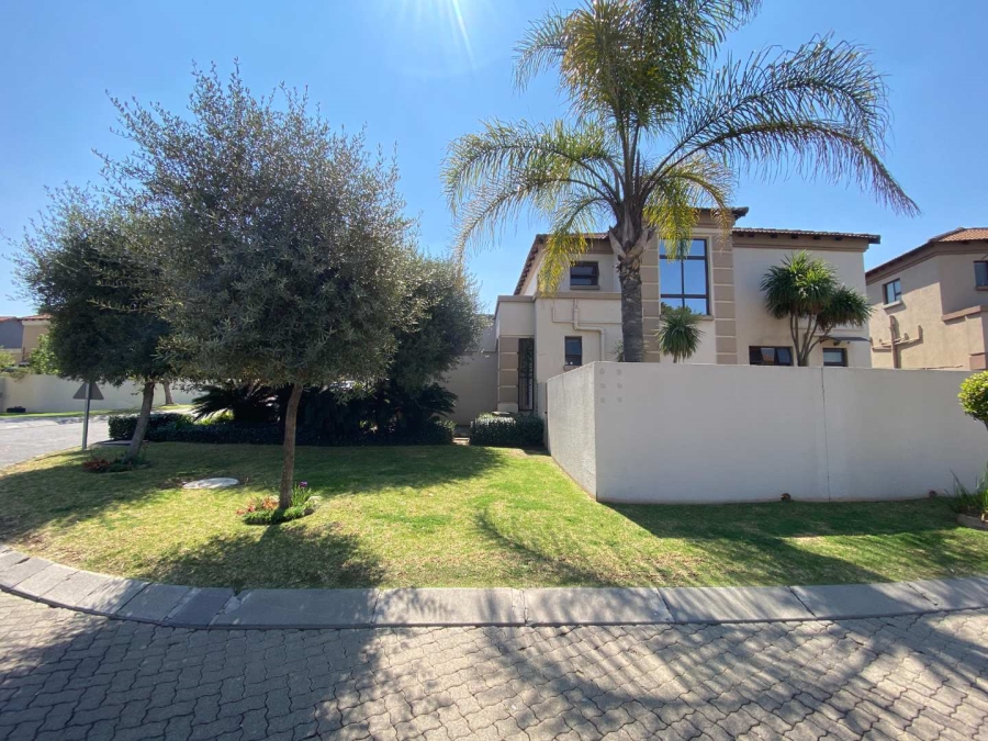 3 Bedroom Property for Sale in Mulbarton Gauteng