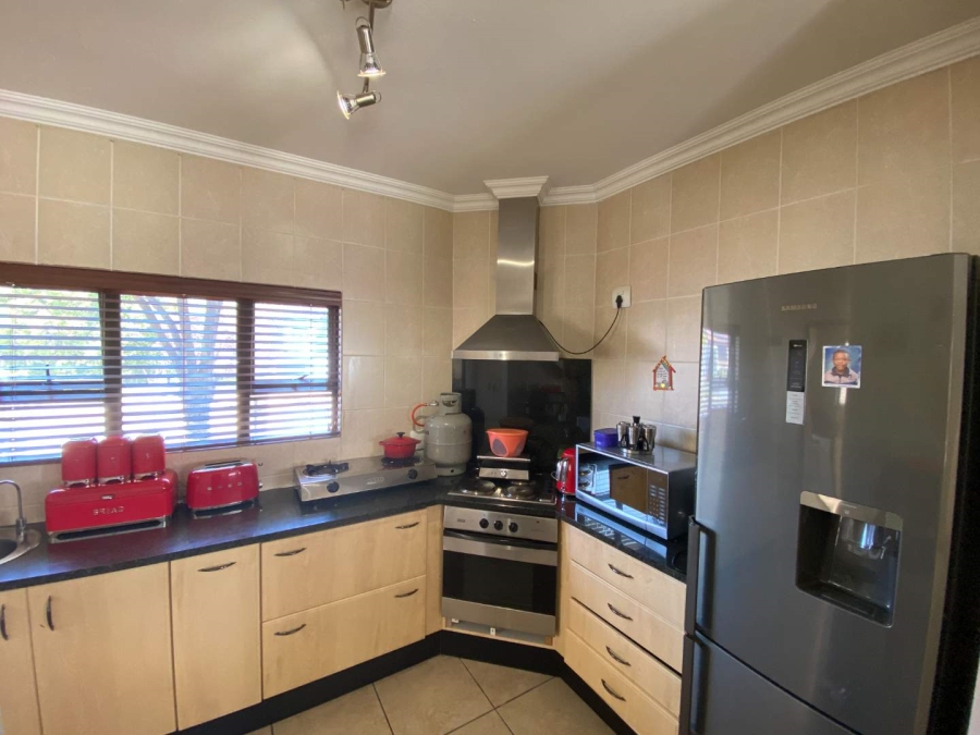 3 Bedroom Property for Sale in Mulbarton Gauteng