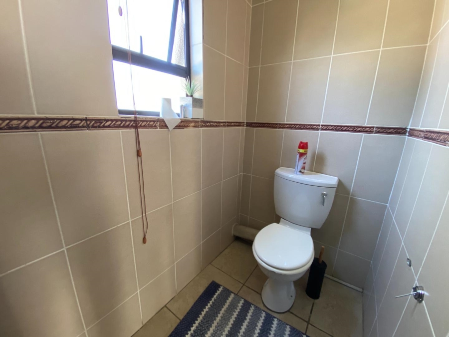 3 Bedroom Property for Sale in Mulbarton Gauteng