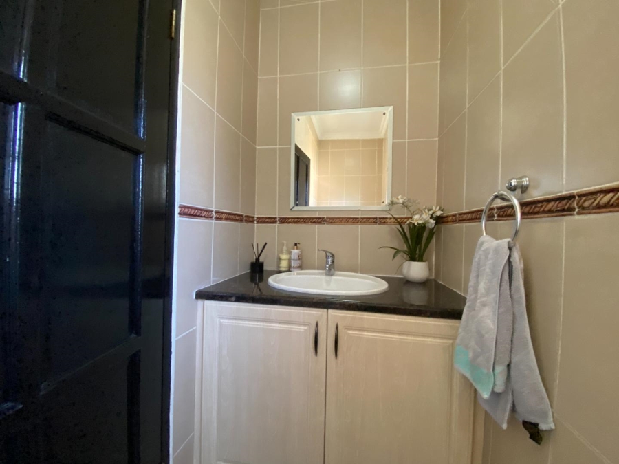 3 Bedroom Property for Sale in Mulbarton Gauteng