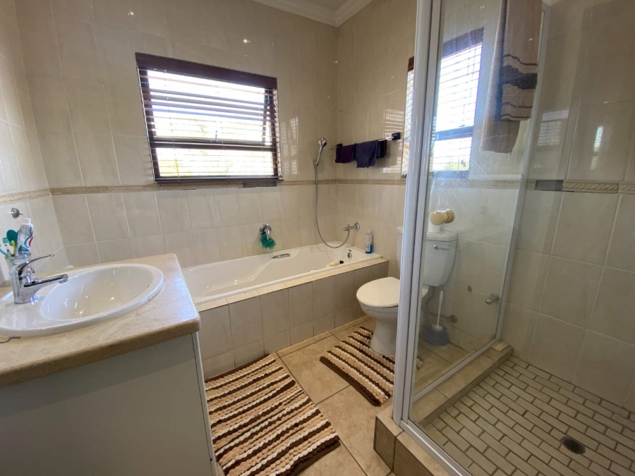 3 Bedroom Property for Sale in Mulbarton Gauteng