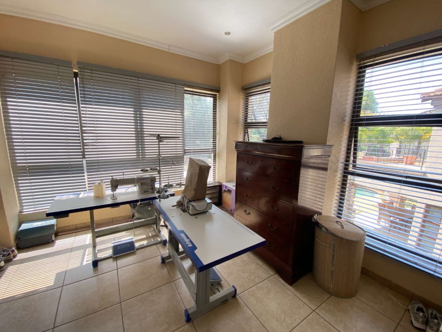 3 Bedroom Property for Sale in Mulbarton Gauteng