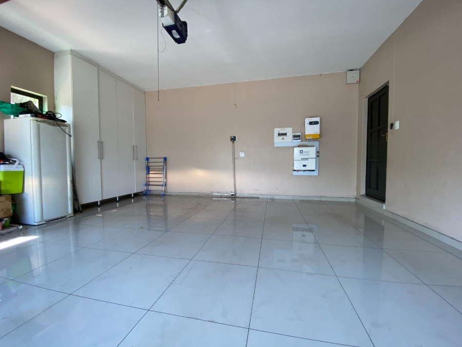 3 Bedroom Property for Sale in Mulbarton Gauteng