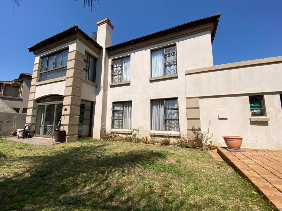 3 Bedroom Property for Sale in Mulbarton Gauteng