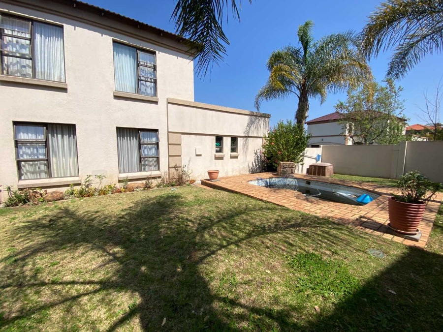 3 Bedroom Property for Sale in Mulbarton Gauteng