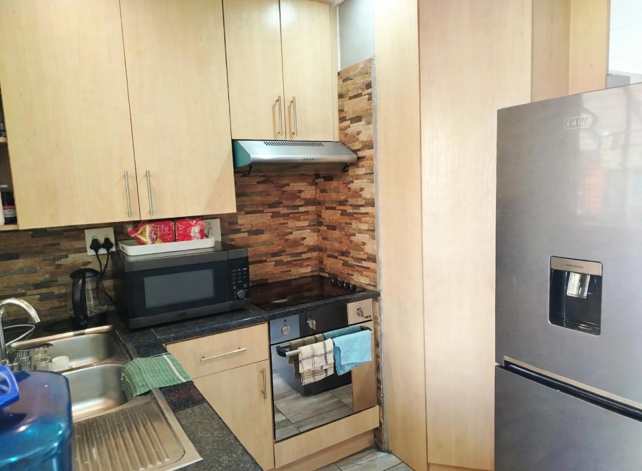 2 Bedroom Property for Sale in Suideroord Gauteng