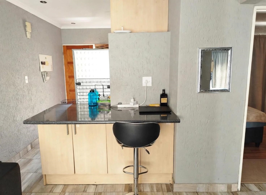 2 Bedroom Property for Sale in Suideroord Gauteng