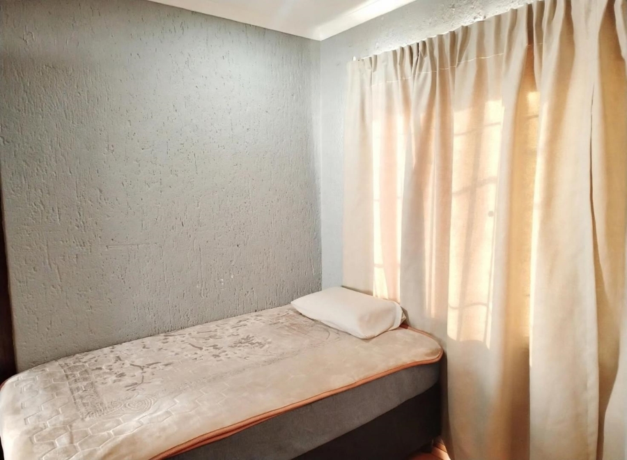2 Bedroom Property for Sale in Suideroord Gauteng
