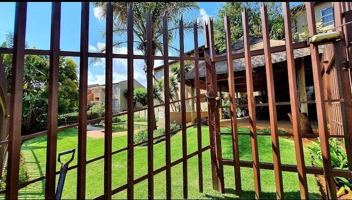 2 Bedroom Property for Sale in Suideroord Gauteng