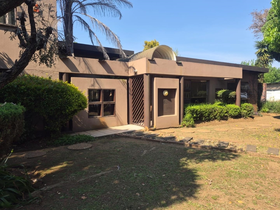 To Let 5 Bedroom Property for Rent in Brackenhurst Gauteng