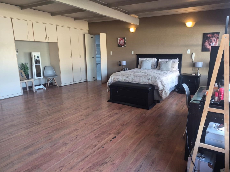 To Let 5 Bedroom Property for Rent in Brackenhurst Gauteng