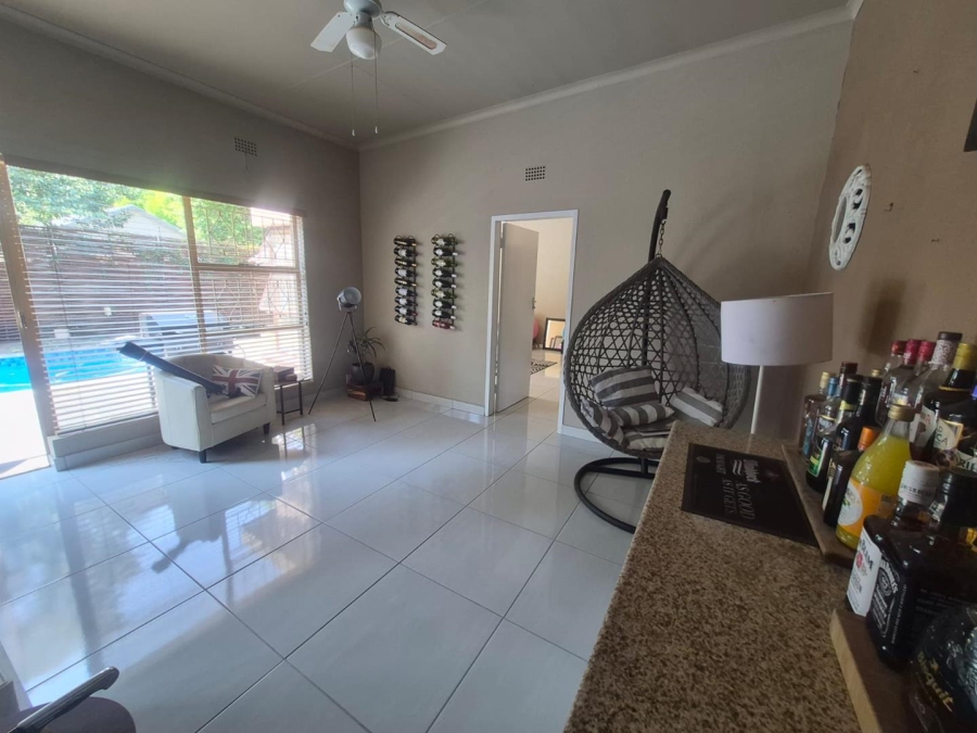 To Let 5 Bedroom Property for Rent in Brackenhurst Gauteng