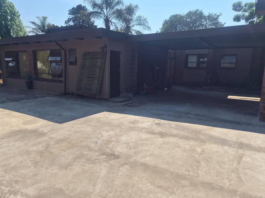 To Let 5 Bedroom Property for Rent in Brackenhurst Gauteng