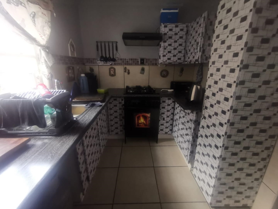 To Let 2 Bedroom Property for Rent in South Crest Gauteng