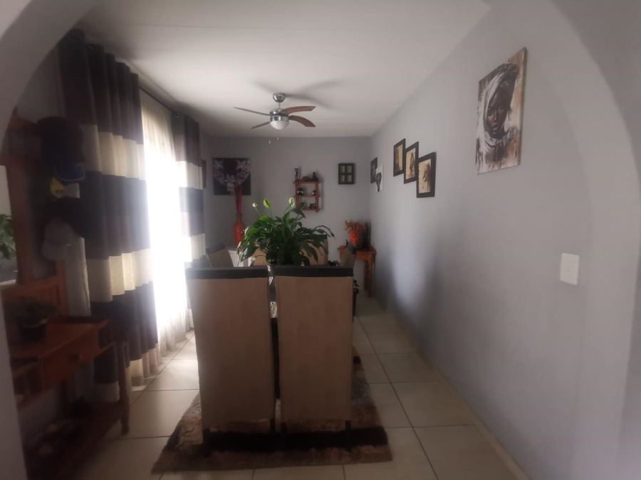 To Let 2 Bedroom Property for Rent in South Crest Gauteng