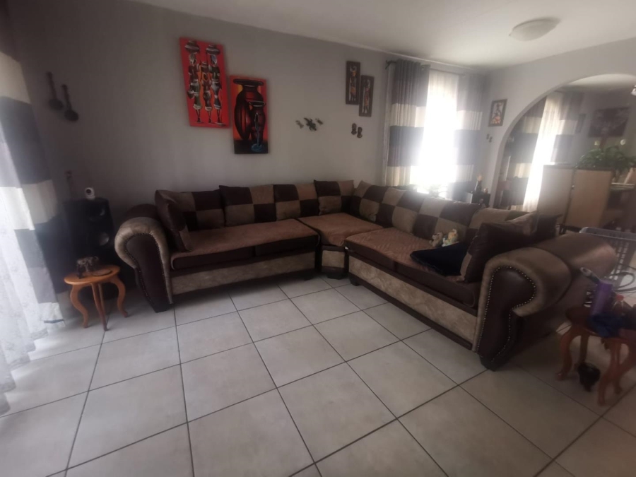 To Let 2 Bedroom Property for Rent in South Crest Gauteng