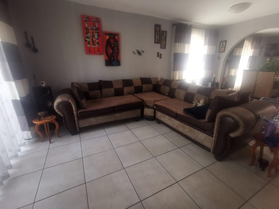 To Let 2 Bedroom Property for Rent in South Crest Gauteng