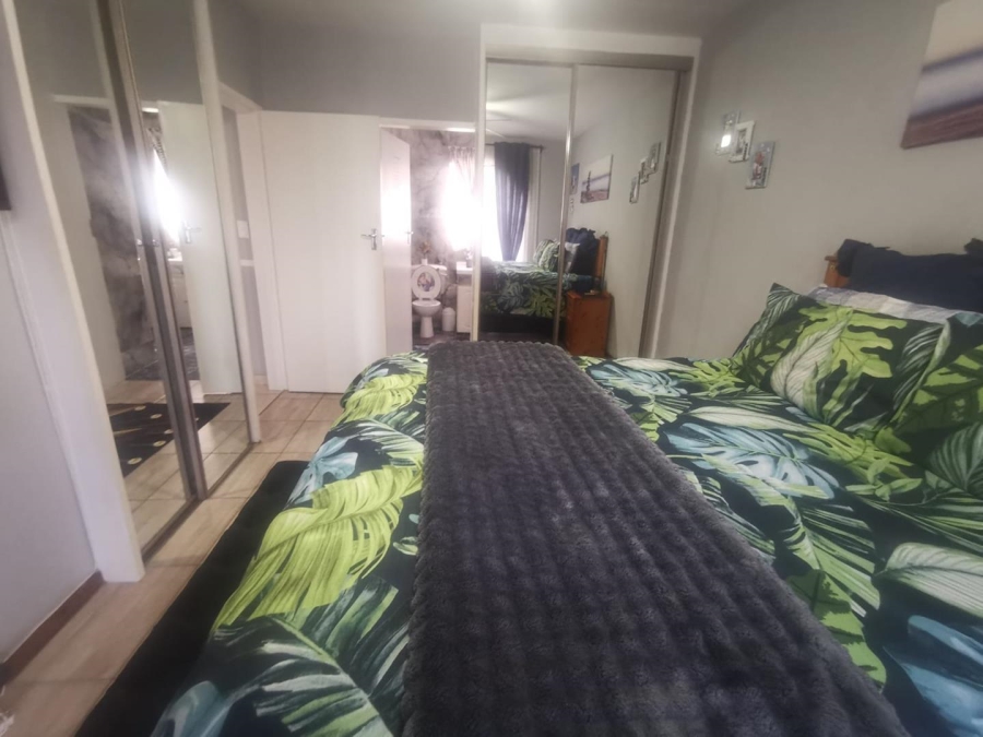 To Let 2 Bedroom Property for Rent in South Crest Gauteng