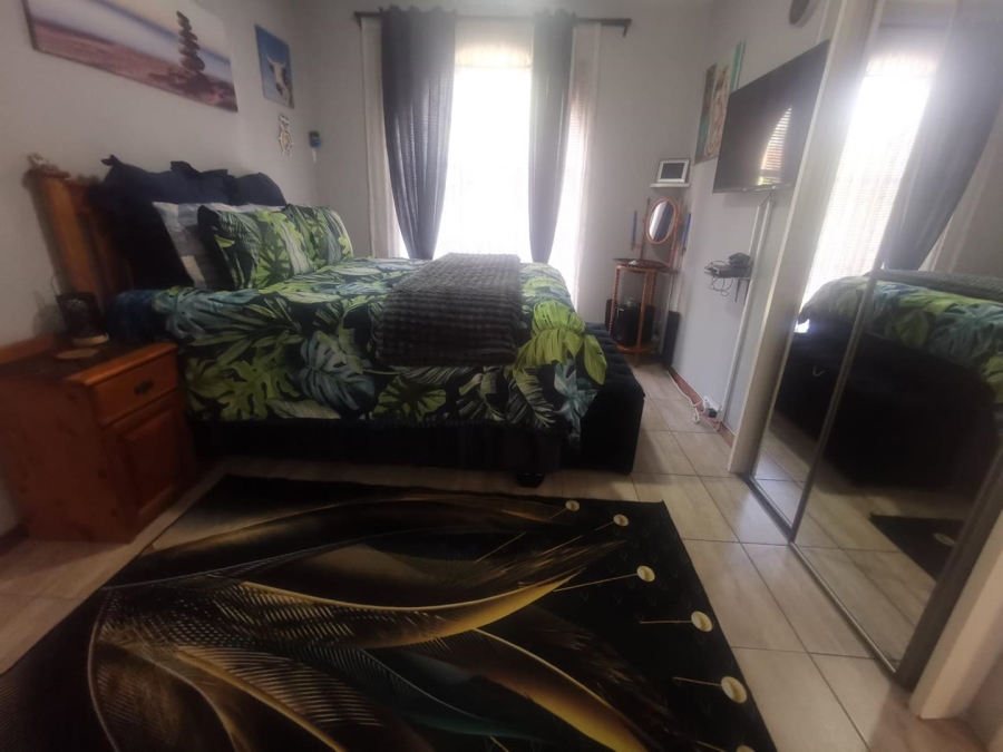 To Let 2 Bedroom Property for Rent in South Crest Gauteng