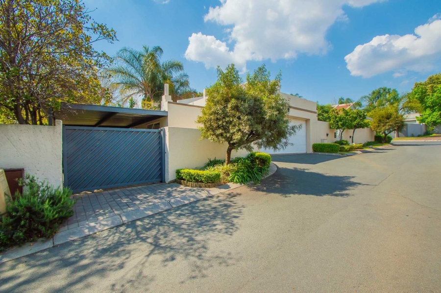 3 Bedroom Property for Sale in Douglasdale Gauteng