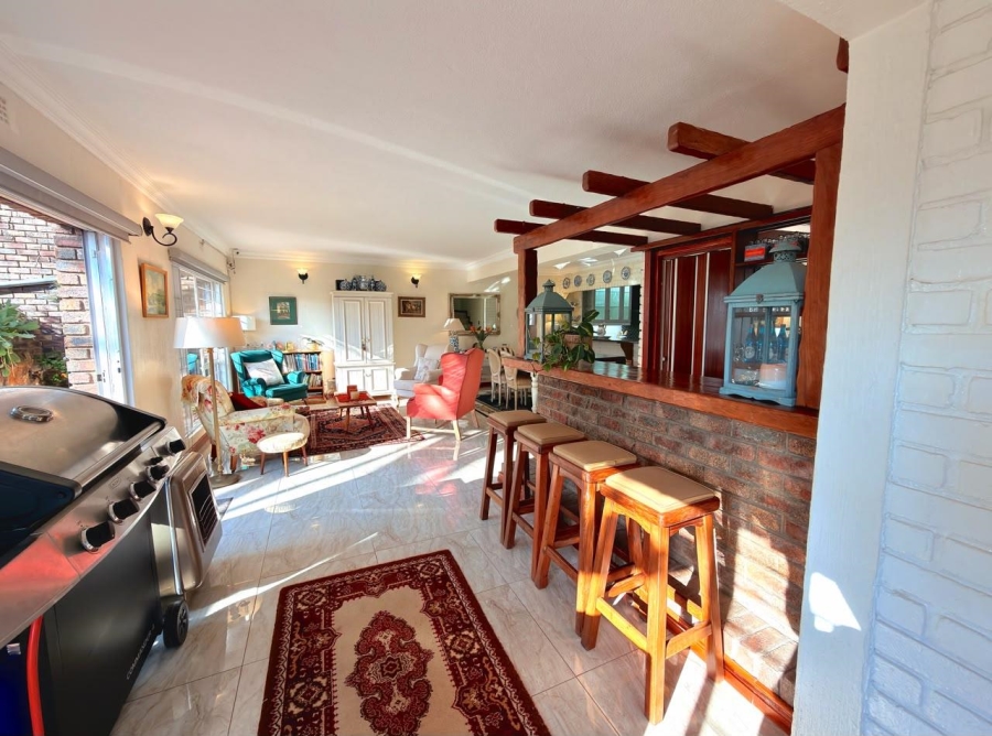 To Let 3 Bedroom Property for Rent in Glenvista Gauteng