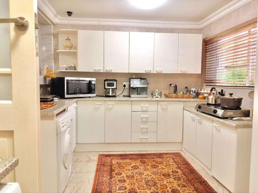 To Let 3 Bedroom Property for Rent in Glenvista Gauteng