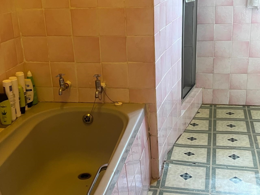 2 Bedroom Property for Sale in South Hills Gauteng