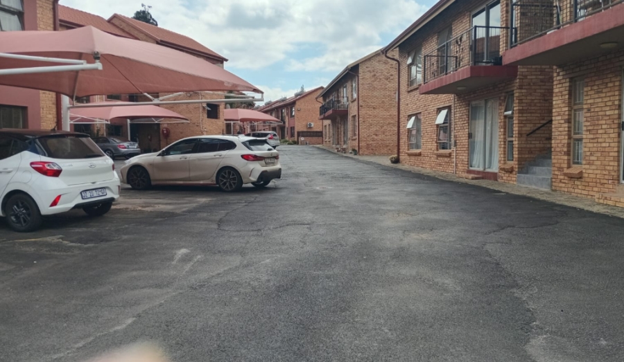 To Let 2 Bedroom Property for Rent in Brackendowns Gauteng