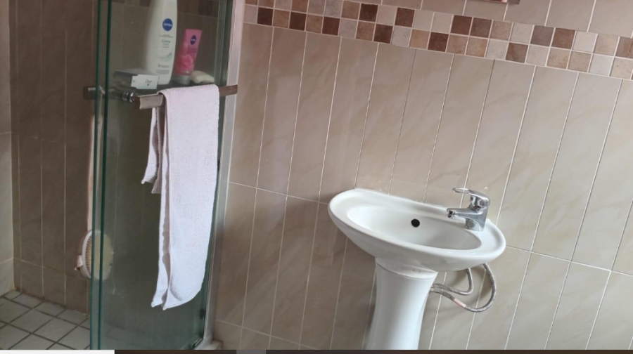 To Let 2 Bedroom Property for Rent in Brackendowns Gauteng