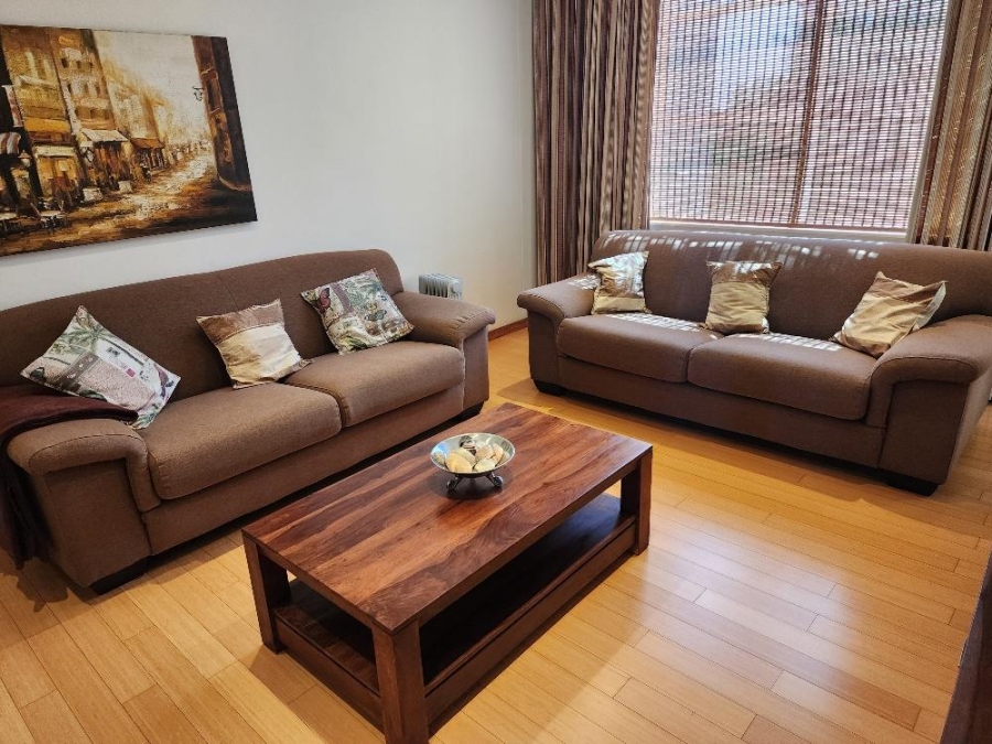 To Let 1 Bedroom Property for Rent in Sandhurst Gauteng
