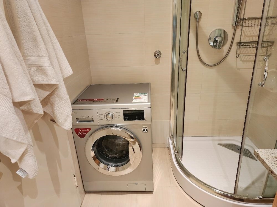 To Let 1 Bedroom Property for Rent in Sandhurst Gauteng