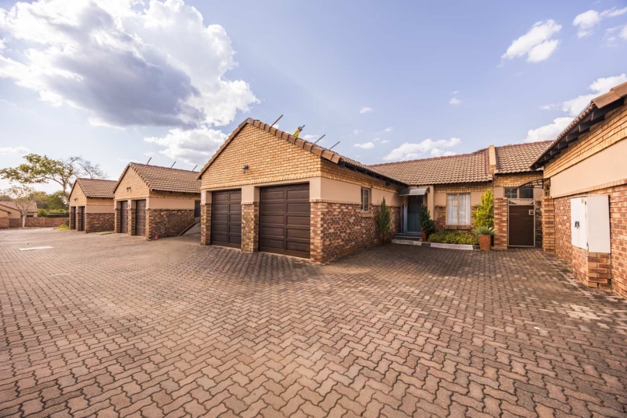 2 Bedroom Property for Sale in Equestria Gauteng
