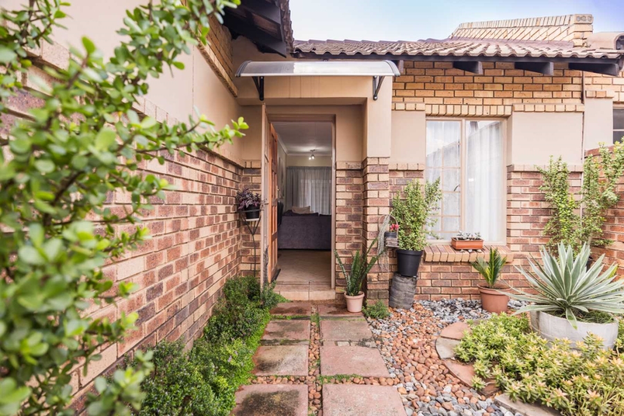 2 Bedroom Property for Sale in Equestria Gauteng