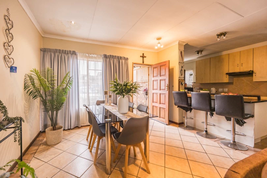 2 Bedroom Property for Sale in Equestria Gauteng