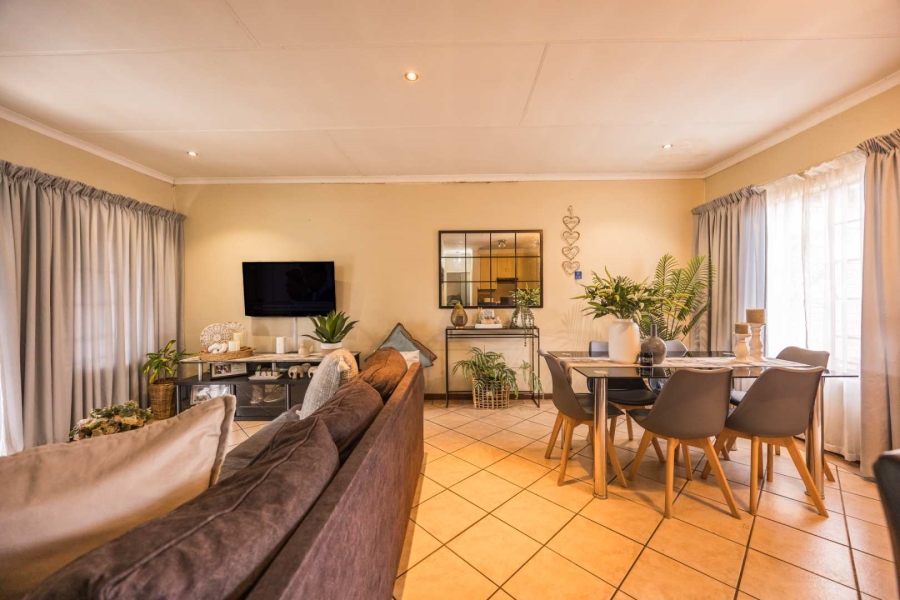 2 Bedroom Property for Sale in Equestria Gauteng