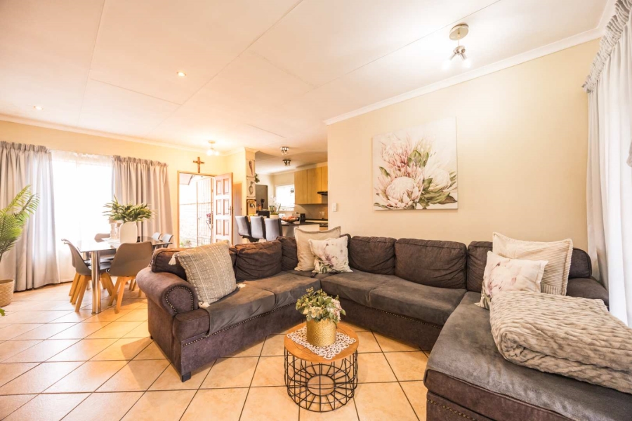 2 Bedroom Property for Sale in Equestria Gauteng